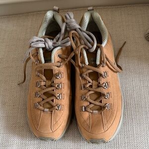 Skechers Women’s Tan Sneakers